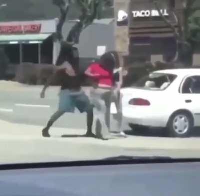 Dude Gives Girl a Major Beatdown (Road Rage)