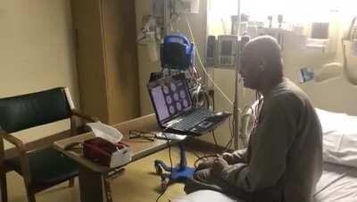 this teacher dispite being in hospital for cancer treatment he insisted on teaching his students remotely and cheering the participants. his name is mohammed alfaifi from saudia arabia(audio in arabic)