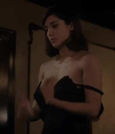 Lizzy Caplan