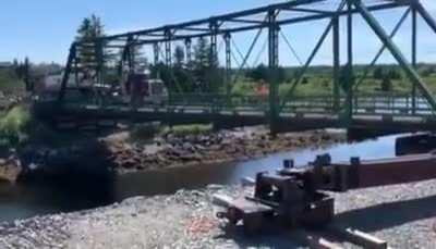 WCGW when an oversized truck crosses a bridge