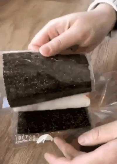 A clean and convenient way to keep your hand-rolled Sushi fresh in Japan