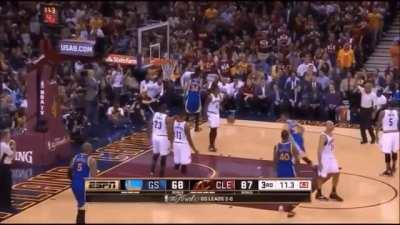 LeBron says no to Curry's dunk attempt