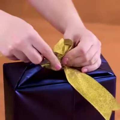 Christmas gift-wrapping hacks