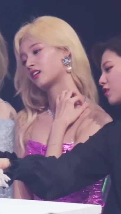 Sana feeling hot (ft. Jeongyeon)