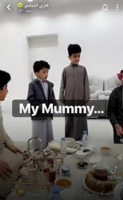 Saudi kid tries to throw away dad's guest