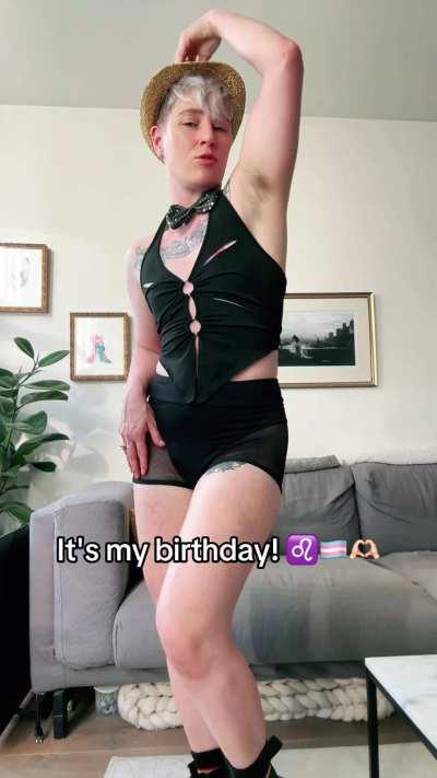 Hi! I'm your head mod here and it's my birthday. I just wanted to say hello to all the tomboys and tomboy-lovers, and thanks for being grand. 🖤😘