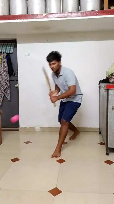 Leaked footage of KL Rahul's practice session. 