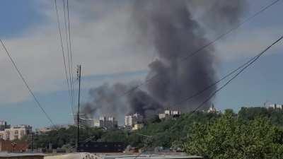 View from my apartment this morning after the attack on Kyiv. The metro station is being evacuated now. 