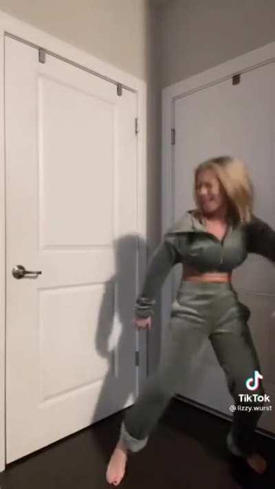 The Way She Moves 🤤