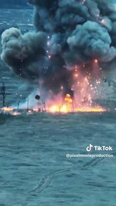 Russian tank suffers a catastrophic explosion