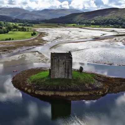 🏰A 700-year-old castle built on a swamp🏰