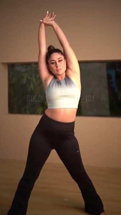 Kareena Kapoor Khan Sweating it out in the Gym 🥵👅💦💦💦