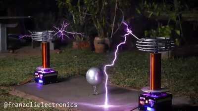 Take On Me but with Tesla Coils