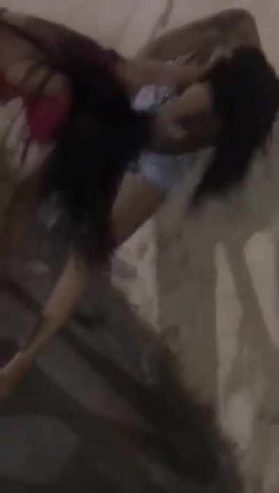 girl's fighting in Brazil end's with shit