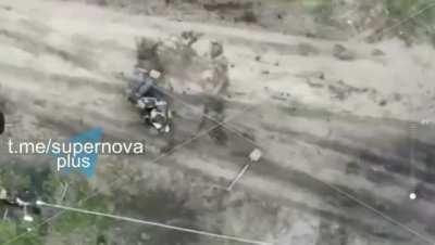 For some reason, the occupier carried a shovel, but the Ukrainian drone does not like this