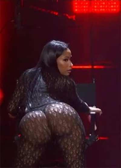 God bless our queen Nicki and her gorgeous ass 🙏