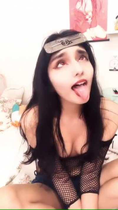 Hinawynne Cosplaying as Kurenai Yuhi Doing a Ahegao