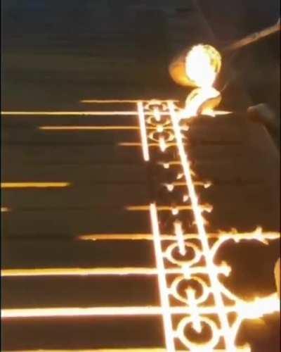 Forging a metal gate