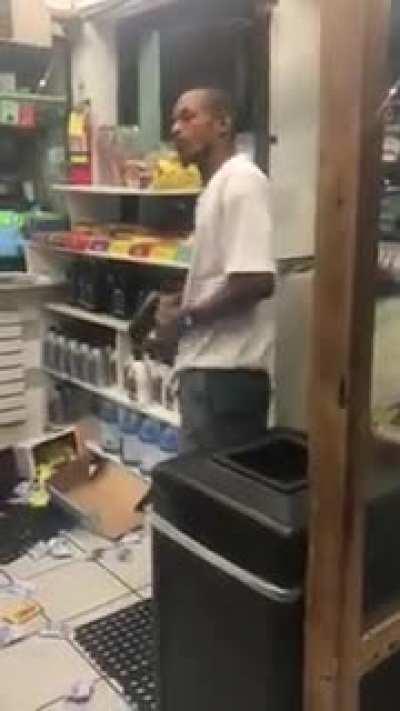 Woman beats man who was harassing her in convenience store