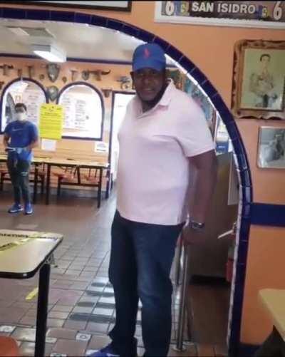 Racist man makes a woman cry in a taqueria