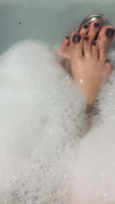 Relaxing 🛁🛁🛁