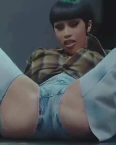 The way she spread her legs😩(Slow-Mo w/Sound)