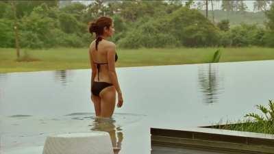 Anushka Sharma (Bikini Scene) in Ladies vs. Ricky Bahl (2011)