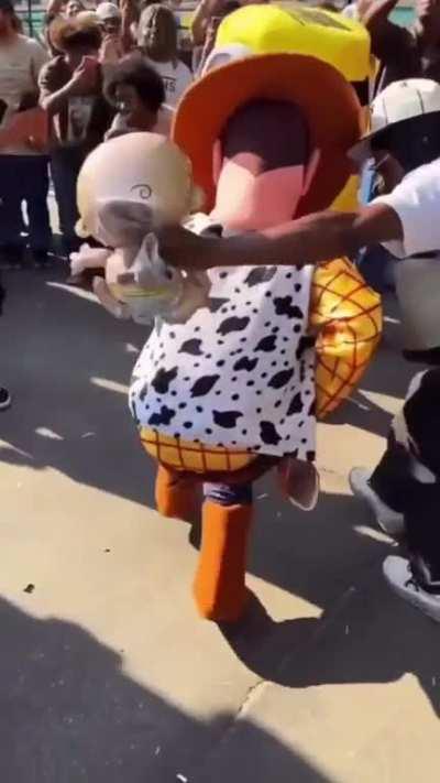 Damn I had no idea Woody was chill like that