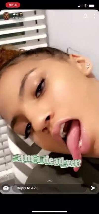 Sexy long tongue👅🤤