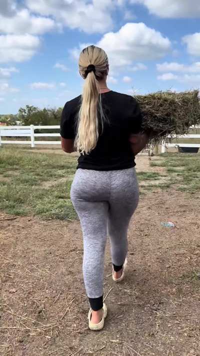 Country Girl Big Ass Working