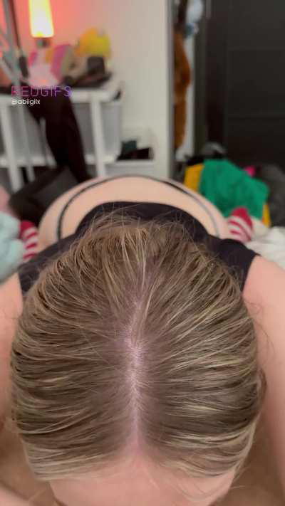 Slut pAWG giving head