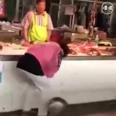 To throw meat on the floor