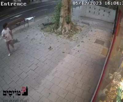 Israeli teenagers nearly die after intercepted Qassam rocket falls down (Tel Aviv 5/12)