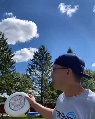 boomerang frisbee throw