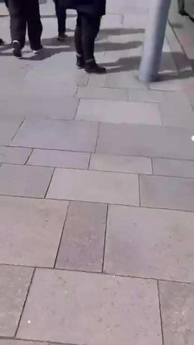 American tells random person on street to leave Ireland, Belfast local steps in