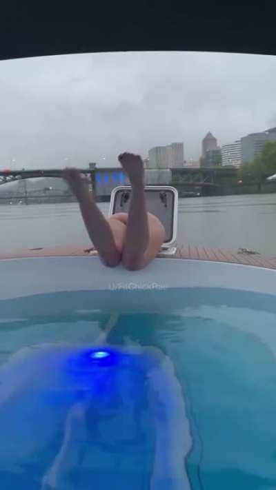 Idk if this belongs in this sub, but I doubt you’re supposed to be naked on a hot tub boat in the middle of a city 😜