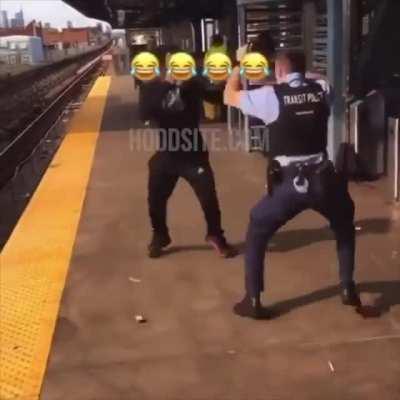 Man fights subway cop in Philly and makes a run for it