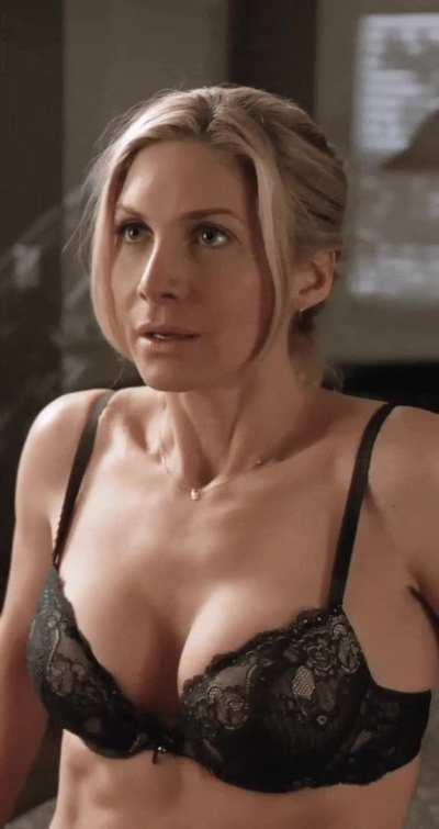 Elizabeth Mitchell, 40