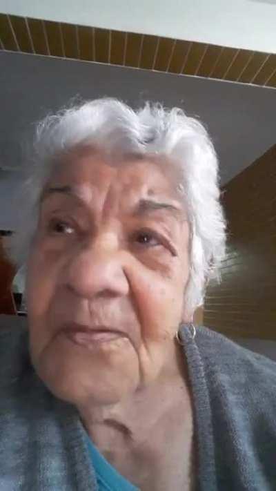 Minha vó de 92 anos me mandou feliz niver &amp;lt;3