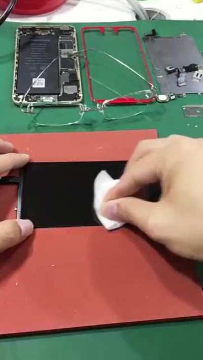 This &quot;Invisible Phone Screen&quot; That only you can see