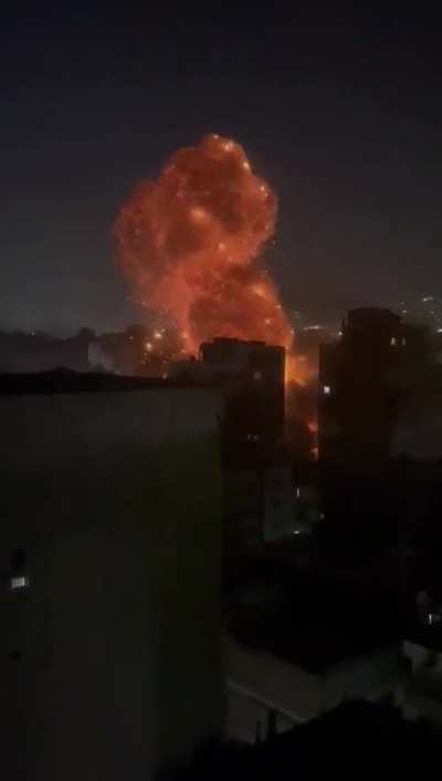 Idf bombs hezbollah weapons manufacturing factory in Burj Al barajne beirut at 2am (27/10/2024)