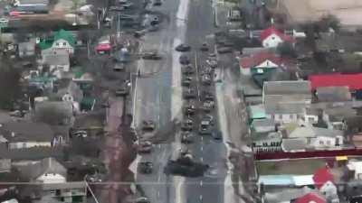 The battle in the Brovarsky district - a top view. The Armed Forces of Ukraine claim they knocked out the first and last tank, after which they destroyed the entire convoy of Russian equipment.