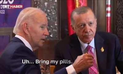 🇺🇲🇹🇷 Many are interested in what US President Joe Biden and his Turkish counterpart Tayyip Erdogan were discussing during the G20 summit - Here's one versions..