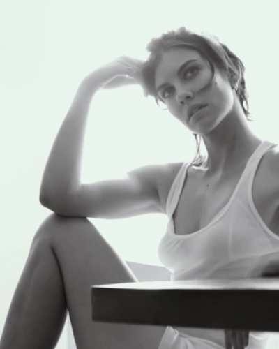 60 Sec. of Lauren Cohan, what Kink of yours would love to enjoy with her?