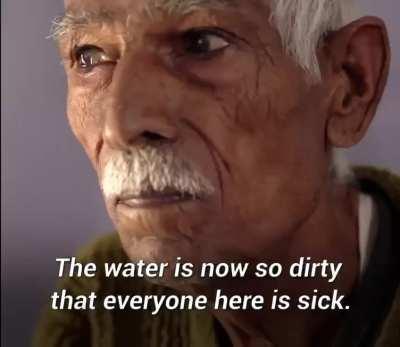 This footage shows the ritual of ablution in the Ganges River. Thousands of Hindu believers bath without fear in the poisonous river on Magha Purnima, the sacred night of the full moon.