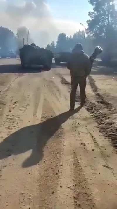 Footage from the immediate aftermath of an ambush on Russian armor near Ivankov. Several vehicles destroyed.