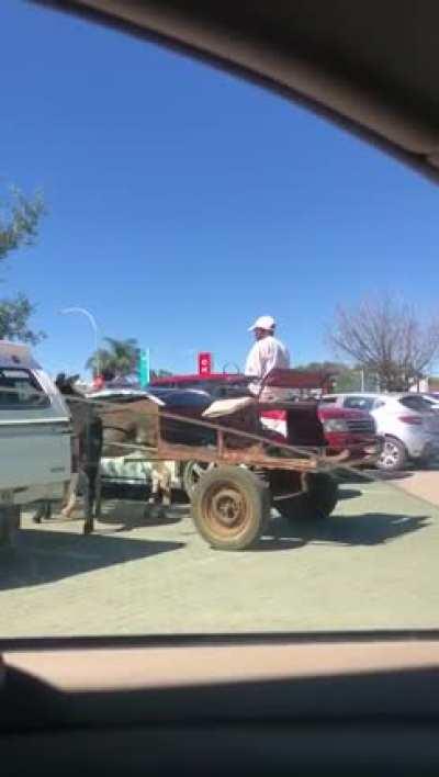 When you need to explain to someone outside of RSA what a car guard is, show them this video...It will confuse them even more.