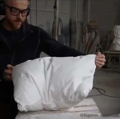 Artist makes super realistic marble pillows @fageras_sculpture