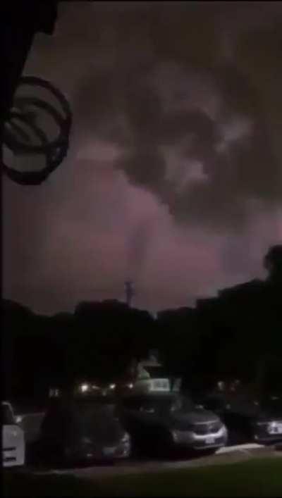 My boy sent me this video of hurricane Ian in Atlanta.