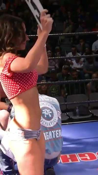 Ring girl